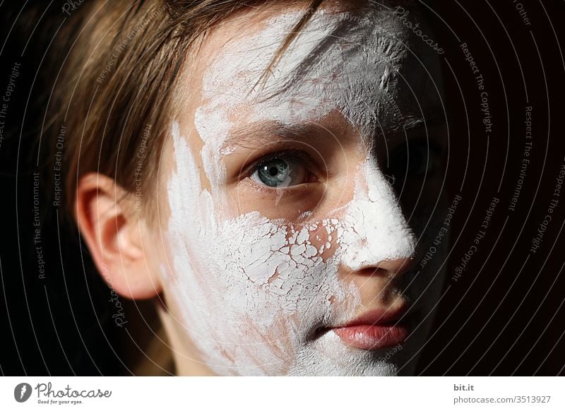 Schönheitstag Maske Gesichtsmaske Beautyfotografie weiß Kosmetik schön Gesundheit Spa Creme Haut Hautpflege Wellness Körperpflege Hautfalten Akne Pickel
