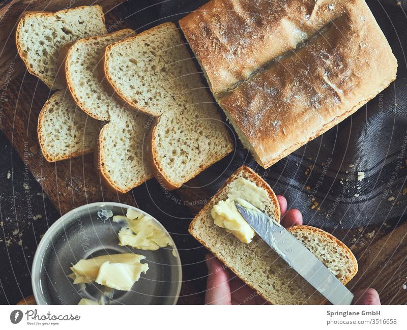 Weißbrot mit Butter Brot grillen Abendessen brotzeit selbstgebacken food Foodfotografie frisch Weizen Mehl