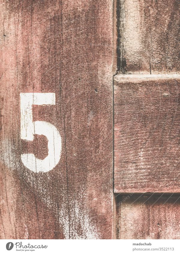 5 - Nummer - 5 - Zahl - 5 - Ziffer - 5 Jubiläum Geburtstag fünf Zeichen Ziffern & Zahlen Hausnummer Schilder & Markierungen zählen alt Farbfoto Holz Maserung