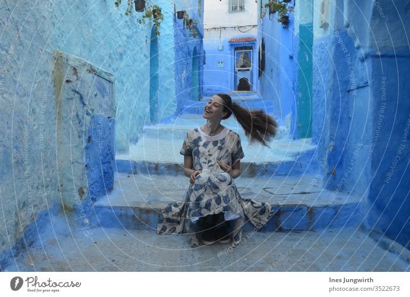 blau machen in der blauen Stadt Marokko Afrika heiß Altstadt Städtereise Textfreiraum oben Sommerurlaub Ausflugsziel historisch Kultur Stadtzentrum Tourismus