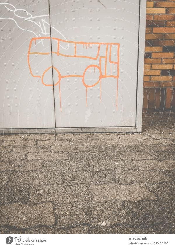 Drips - Bushaltestelle Graffiti Schmiererei Wandmalereien Öffentlicher Personennahverkehr Busfahren Straßenverkehr Personenverkehr Stadt Verkehrsmittel