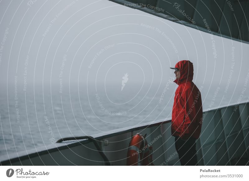 #AS# Überfahrt rot Jacke Fähre Rettungsring Schifffahrt fährenfahrt ausbreiten Meer Meereslandschaft diesig Nebel Bootsfahrt rehling beobachten Mann Junger Mann