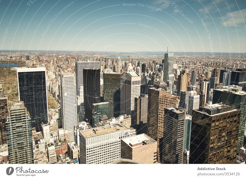 Stadtansicht von New York mit Wolkenkratzern an einem sonnigen Tag Großstadt modern New York State Gebäude Stadtbild Stadtzentrum Architektur Zeitgenosse