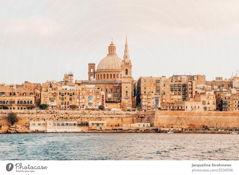 Hafenviertel von Valletta, Malta valletta maltesisch Hafengebiet Seeseite Sandstein Sandsteingebäude Ansicht Altstadt alte Gebäude UNESCO-Weltkulturerbe