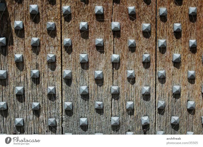Mittelalterliche Gefühlsnoppen... Kirchentür Spanien Katalonien Holz Eisen Strukturen & Formen Eiche Nagel Gotteshäuser Romanik Sonne Schatten Burg oder Schloss