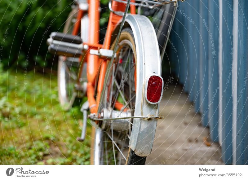 Klapprad retro Rücklicht Fahrrad Verkehr Vintage unterwegs fahren Verkehrsmittel Fahrradfahren Freizeit & Hobby Mobilität Bewegung Außenaufnahme