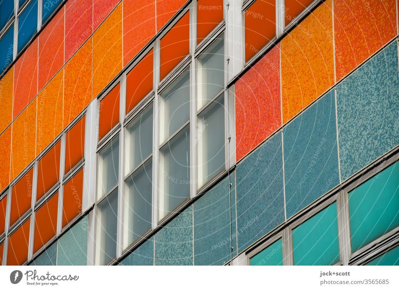 ehemaliges Centrum Warenhaus Muster Detailaufnahme Qualität retro Fenster Fassade Friedrichshain Kaufhaus DDR Sozialismus Strukturen & Formen abstrakt