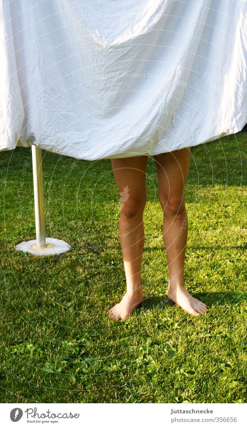Dreibein Mensch maskulin Junge Beine Fuß 13-18 Jahre Kind Jugendliche Leinentuch Wäscheleine Wäsche waschen Wäscheständer stehen frisch Sauberkeit grün weiß