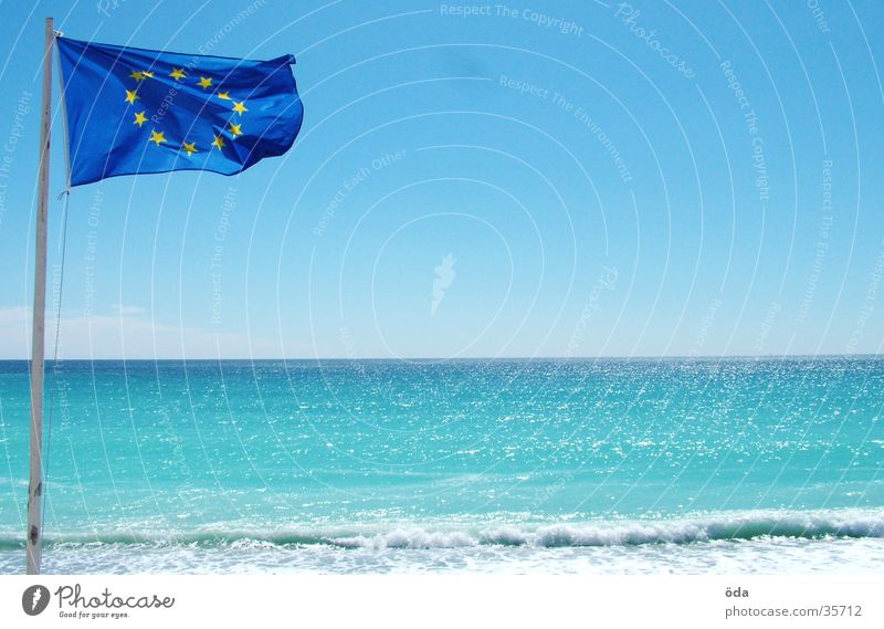 Europäische Einheitsflagge Fahne Europa Meer Strand obskur Côt d'Azur Aussicht Sonne