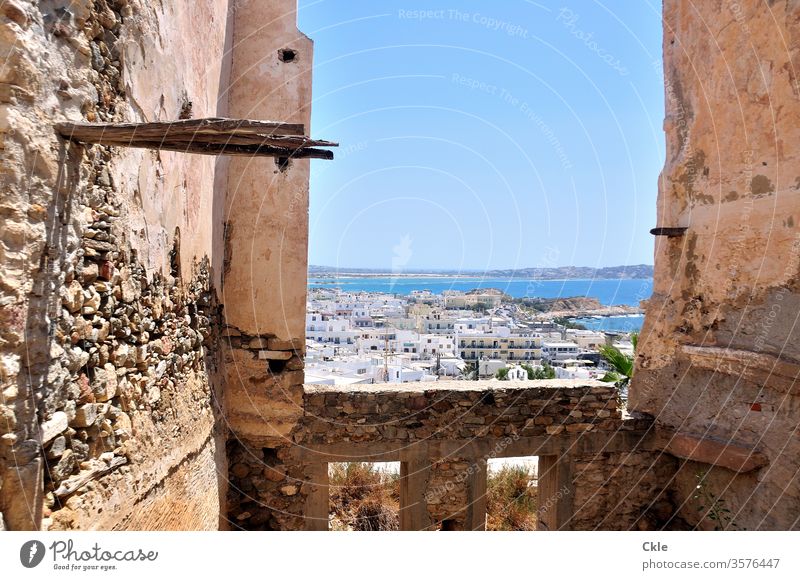 Naxos Griechenland Insel Burgberg Ruine Haus Grundmauern Farbfoto Menschenleer Ferien & Urlaub & Reisen Außenaufnahme Sommer Meer Tag Tourismus Sommerurlaub