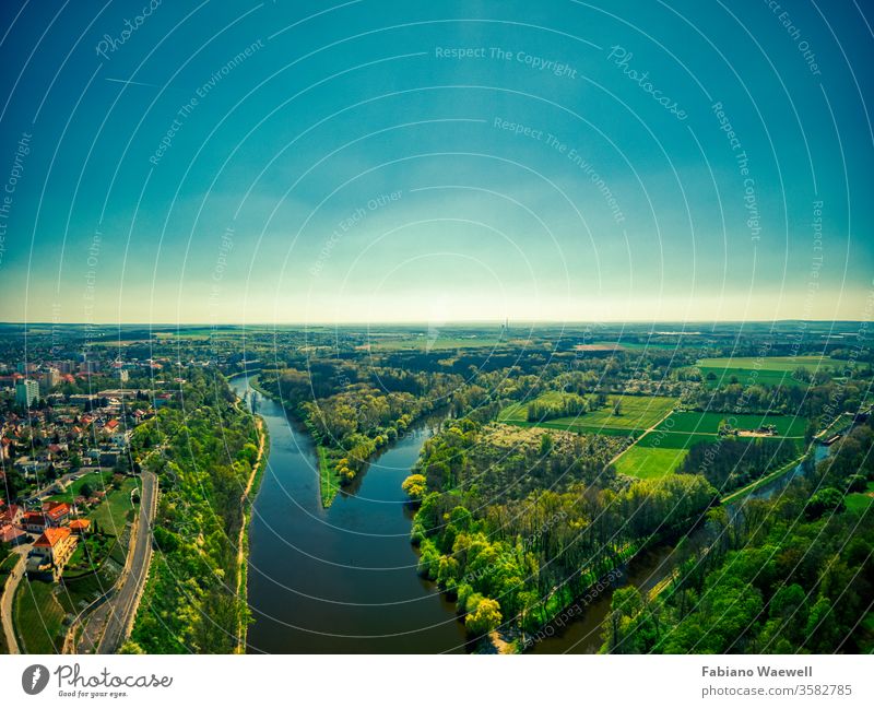 Zusammenfluss von Elbe und Moldau reisen Wasser Landschaft Himmel vltava Natur Fluss Tschechen melnik Republik natürlich zwei Ansicht grün malerisch Baum Europa