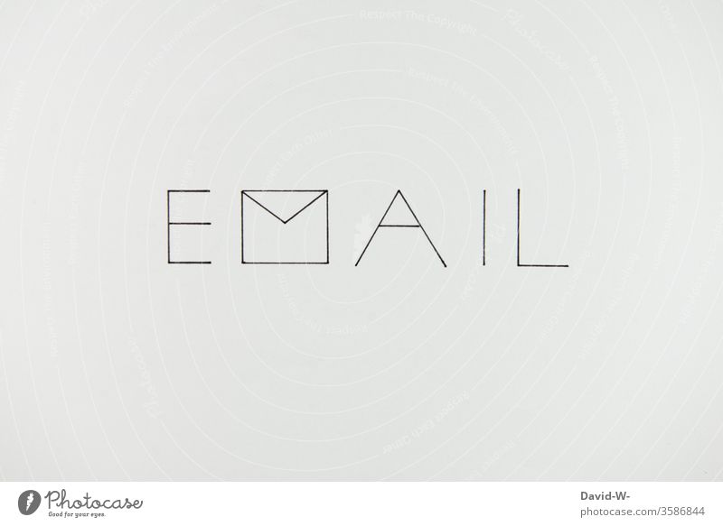 EMAIL Nachricht Brief E-Mail email Message Post Postfach Mitteilung Kommunizieren schreiben Farbfoto Briefumschlag Briefkasten Textfreiraum unten