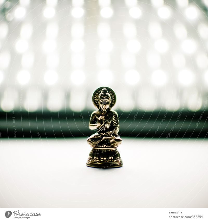 Buddha Souvenir Zeichen Hoffnung Glaube demütig Religion & Glaube Buddha Statue Gebet Meditation Figur Buddhismus Gold Lampe Lampenlicht Gläubige Tibet Indien