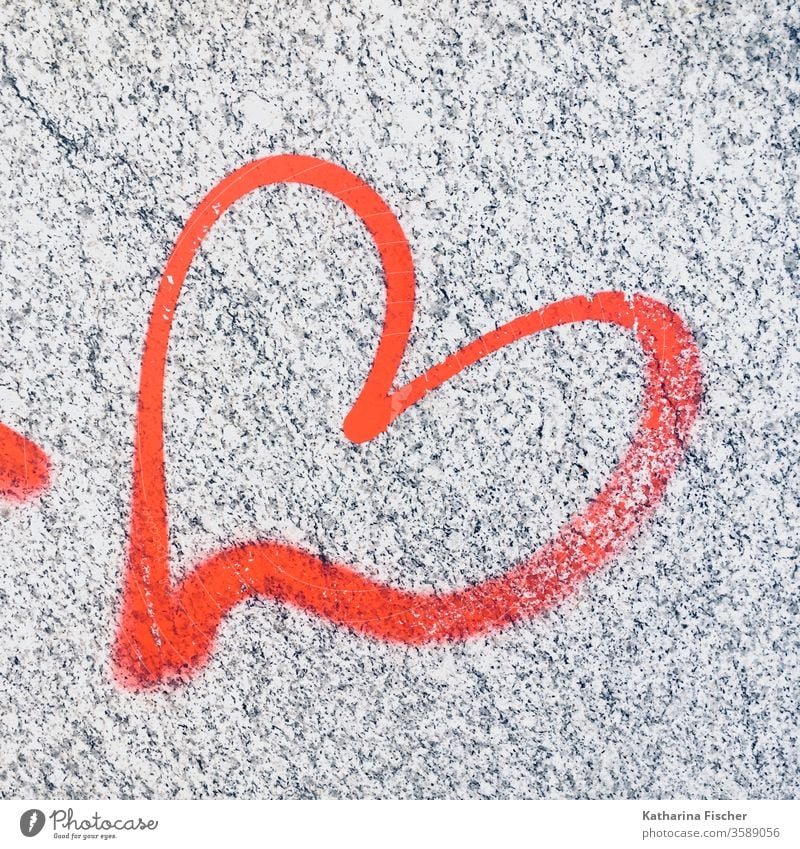 Love Herz Graffiti Liebe Außenaufnahme Farbfoto Wand Zeichen Schriftzeichen Textfreiraum unten Romantik Nahaufnahme Gefühle Menschenleer Tag Glück Lebensfreude