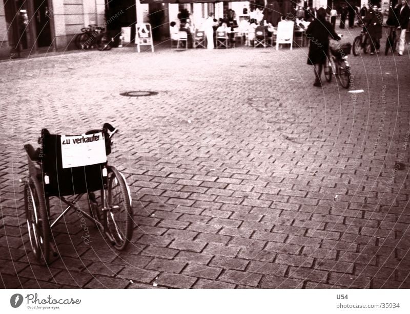 Angebot Rollstuhl bequem Ladengeschäft verkaufen Platz Mobilität obskur Berlin