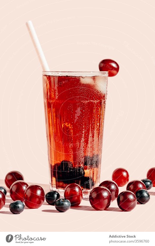 Traubensaft im Glas Saft Frucht Erfrischung reif Vitamin Getränk geschmackvoll gesunde Ernährung lecker organisch süß Gesundheit natürlich trinken Diät