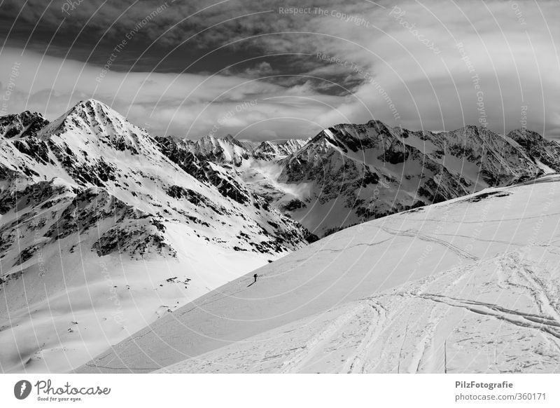 5h Freizeit & Hobby Skifahren Skitour Abenteuer Ferne Winter Schnee Winterurlaub Berge u. Gebirge Sport Wintersport 1 Mensch Umwelt Natur Felsen Alpen Gipfel