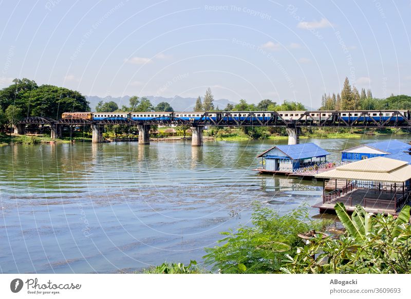 Brücke am Fluss Kwai in Thailand, Provinz Kanchanaburi. berühmt Wahrzeichen Anziehungskraft Tourist Tourismus reisen kwai Asien indochina Wasser Infrastruktur