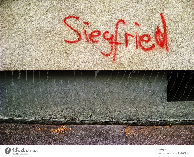 Siegfried was here Schriftzeichen Graffiti Wand Mauer Kommunizieren rot Buchstaben Typographie siegfried name skurril