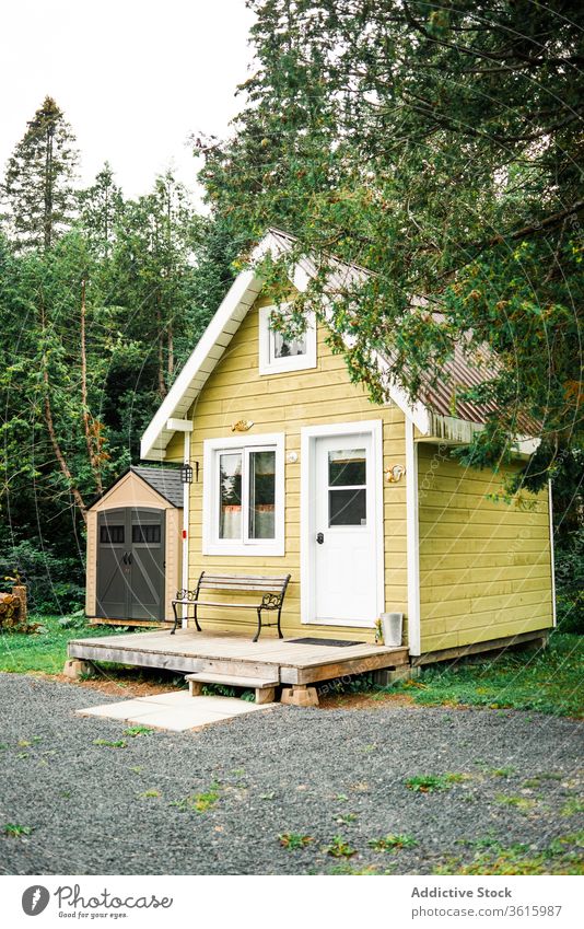 Kleines Häuschen in Waldnähe Kabine Land Haus Holz reisen klein Natur New Brunswick Kanada Hütte Urlaub stark Baum Waldarbeiter Architektur Gebäude abgelegen