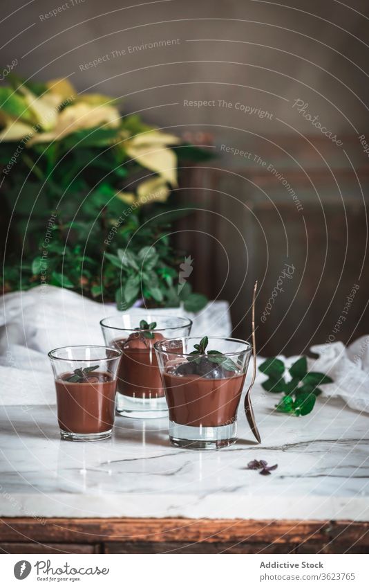 Minze Maus auf Brille Schokolade braun Mousse Zusammensetzung Dekoration & Verzierung Stillleben Dessert süß frisch lecker Gebäck Zucker geschmackvoll