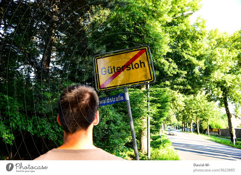 Stop-Schild in der Natur - ein lizenzfreies Stock Foto von Photocase