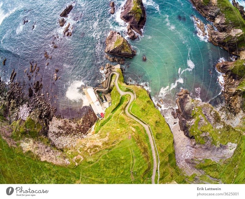Erstaunliche Luftaufnahme über Dunquin Pier Irland auf Dingle Peninsula Slea Head Urlaub Küste Republik Irland Landschaft Natur Meer MEER reisen Kerry malerisch
