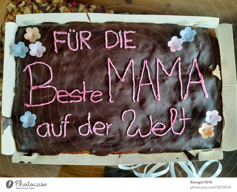 Leckerer Kuchen aus Schokolade zum Muttertag Geschenk Liebe Tochter Sohn Kinder Glück