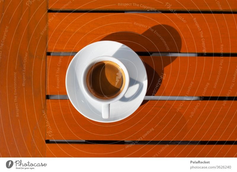 #A# Tisch in Kaffee-Farben Espresso Tasse Café Kaffeetasse Cappuccino Getränk Heißgetränk Frühstück Farbfoto Nahaufnahme heiß Kaffeetrinken Kaffeepause genießen