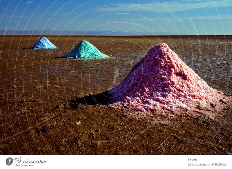 die salzseewüste in tunesien, chott el jerid Natur Hügel See Linie blau braun rosa rot schwarz weiß Einsamkeit Farbe Tunesien Salz Golfloch Salzkristall Dom