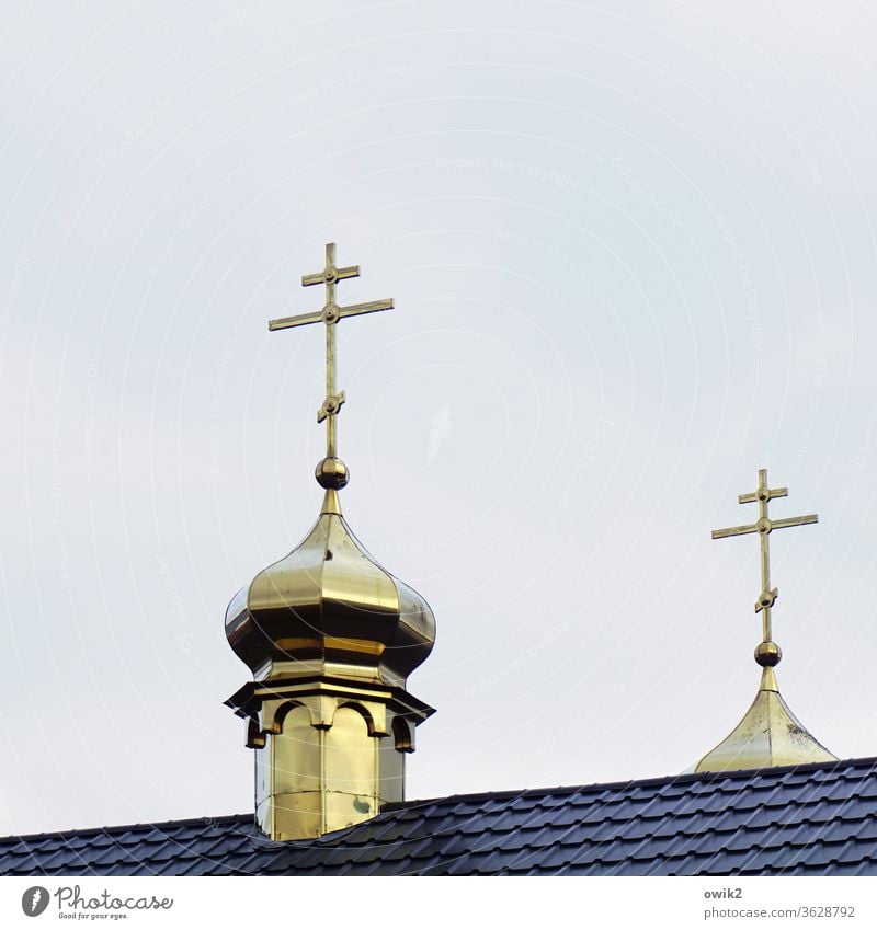 Maria-Schutz-Kirche Kirchturm Orthodoxie Orthodoxe Kirche Christentum Christliches Kreuz oben hoch metall gold identisch zwei Signal Glaubenszeichen Berlin