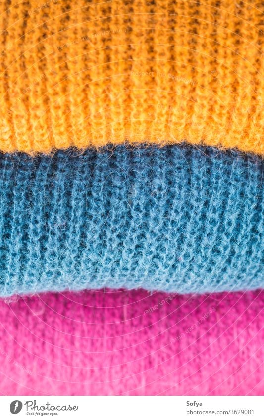 Kuschelige winterliche bunte Wollpullover Pullover Frau Herbst Mode Textur Winter rosa Werkstatt weich Strickwaren Weichheit gewebt Stapel Laden Wollstoff Stil