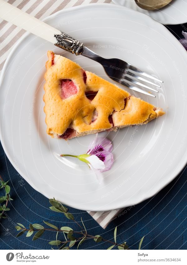 Erdbeerkuchen mit Mischmehl Kuchen Pasteten Erdbeeren Hintergrund gebacken Bäckerei Produkt Beeren lecker Dessert Leckerbissen festlich Mutter Tag zwei