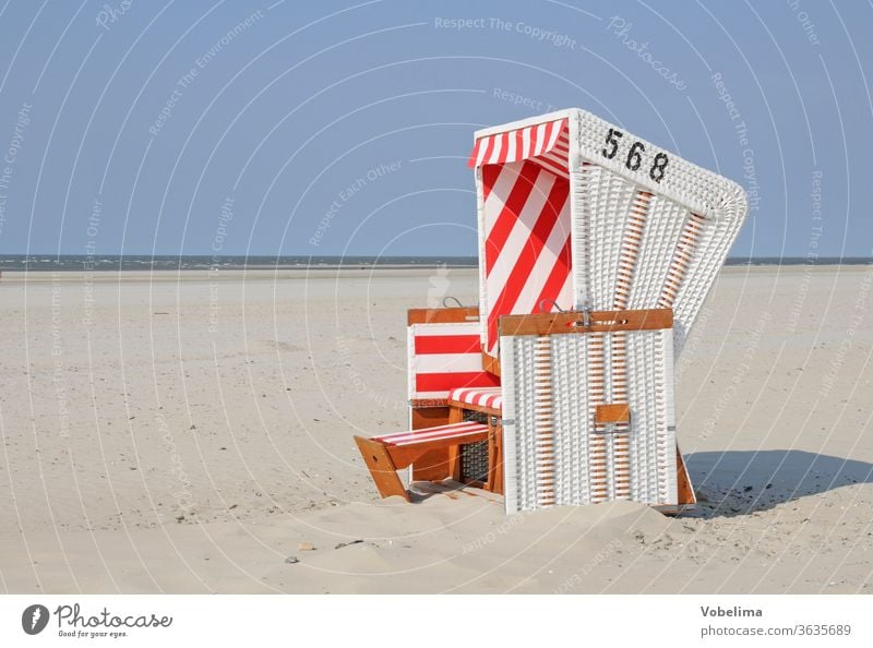 Strandkorb auf Baltrum sandstrand ostfriesland nordsee niedersachsen strandkorb strandkörbe norddeutschland urlaub tourismus freizeit himmel touristik reise