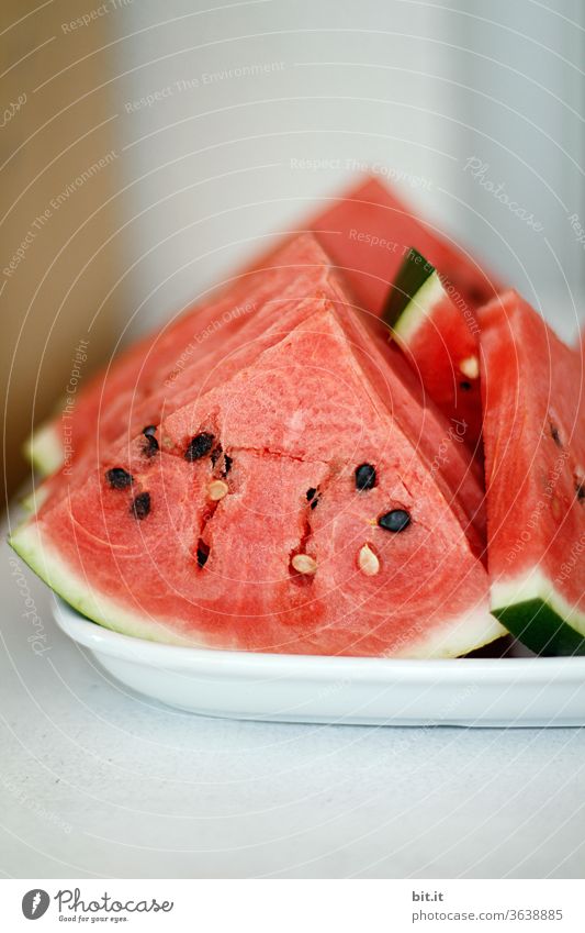 Wassermelone, Angurie, Arbuse, Pasteke, Citrullengurke, Citrullus-Lanatus und auch Tsamma-Melone genannt. Melonen Obst Frucht fruchtig saftig rot lecker frisch