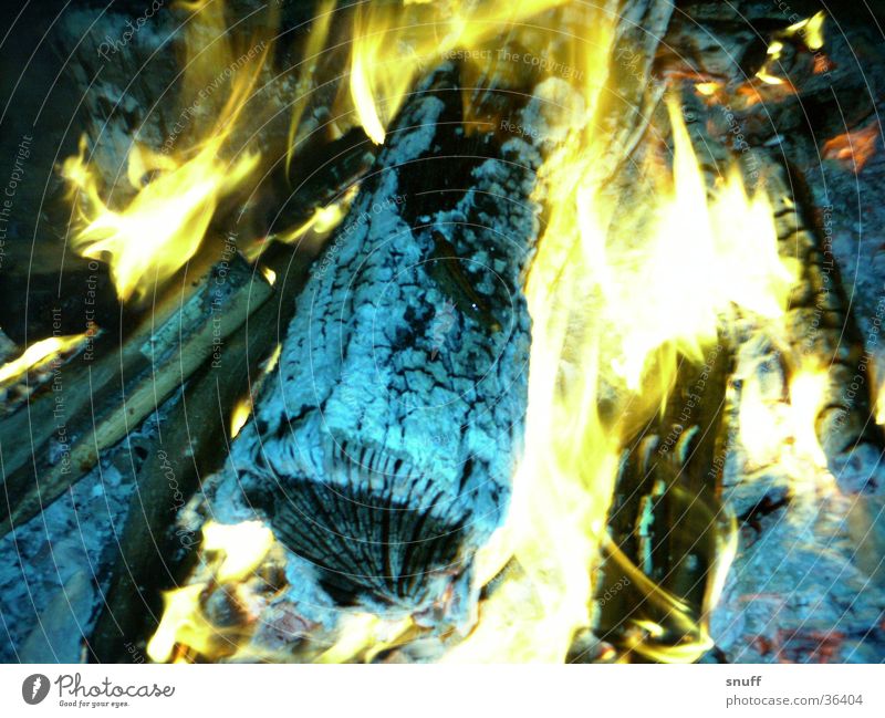 Feuer Holz Brand Flamme Wärme snuff