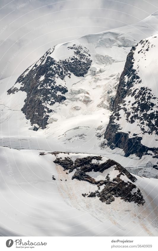 Blick auf Reste eines Gletschers in der Schweiz St. Moritz Schweizer Alpen Graubünden Engadin wanderlust Wanderausflug Wandertag Naturschutz Ausdauer Tatkraft