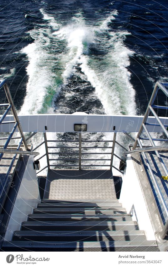 Wellengang hinter dem Boot Hintergrund schön hinten blau Bootfahren Kreuzfahrt Cruiser schnell Fähre schäumen Spaß Feiertag Reise Freizeit marin Bewegung Meer