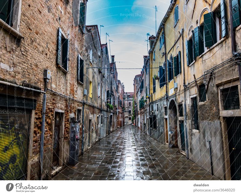 Regentag in Venedig Italien alt Verlassen Ruine Antiquität Großstadt mittelalterlich historisch Tourismus Ferien & Urlaub & Reisen Europäer Europa Gebäude antik