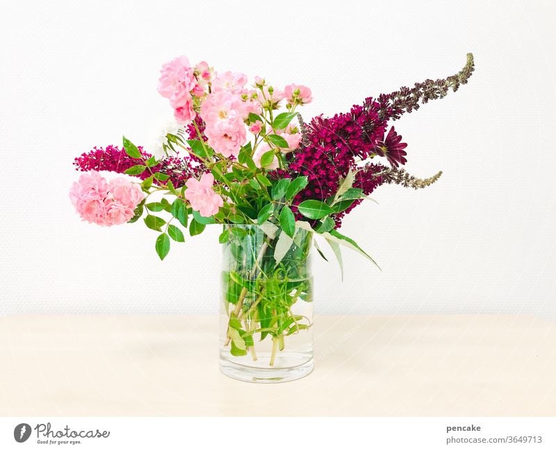 sommer im glas Blumen Sommer Blumenstrauß Dekoration & Verzierung Blüte rosa hell Glasvase schön frisch