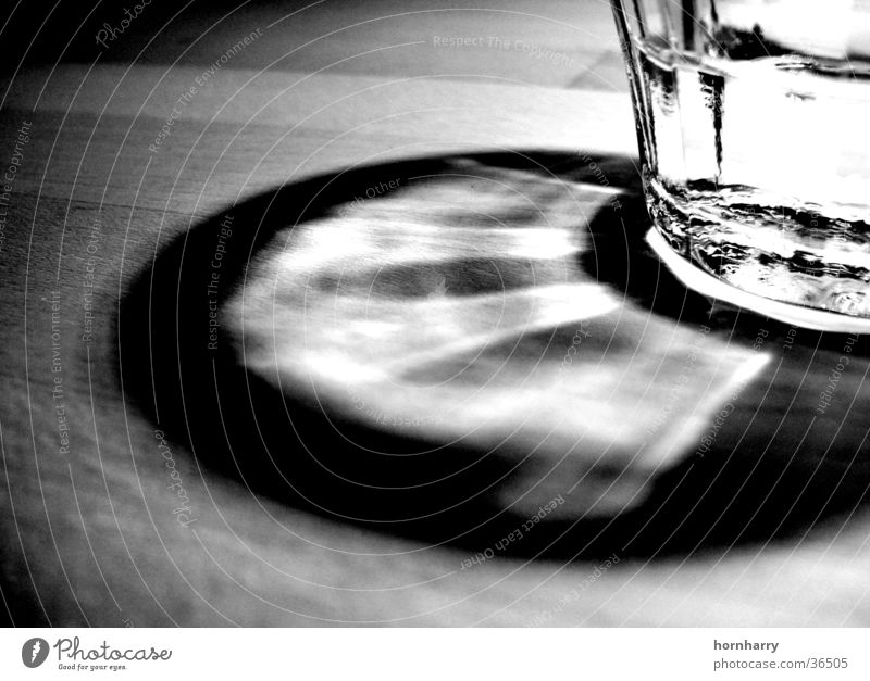 Schlagschatten Makroaufnahme Licht Küche Glas Schatten Schwarzweißfoto scharz weis Kristallstrukturen Wasser