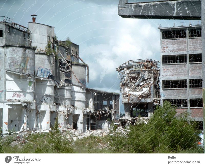 schöne aussichten Ruine Zusammenbruch Zerstörung Alsen kaputt Architektur verfallen gebrochen alt Industriefotografie