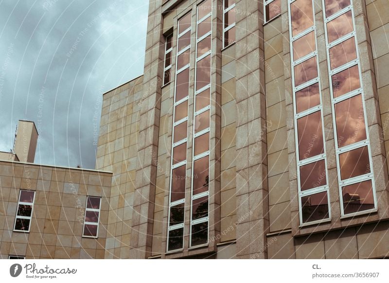 wolkig Wolken Gebäude Architektur Spiegelung Fenster Fassade Reflexion & Spiegelung Stadt Himmel Hochhaus Außenaufnahme Menschenleer Farbfoto