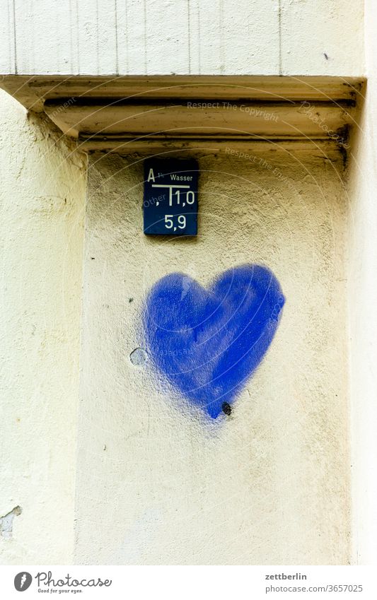Blaues Herz blau emotion gefühl herz liebe liebeserklärung malerei piktogramm poesie wandmalerei zuneigung