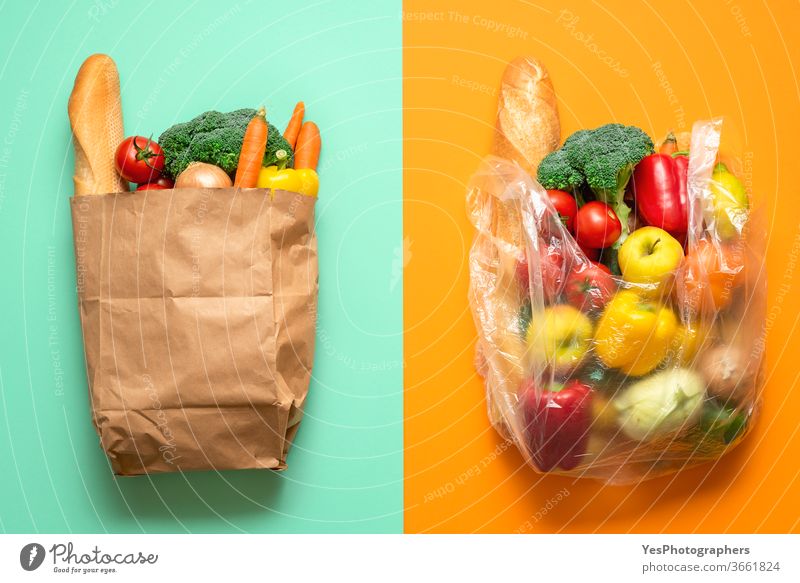Lebensmitteltüten, Papier gegen Plastik. Kunststofffreies Einkaufskonzept obere Ansicht Hintergrund Taschen Verbot zweifarbig abbaubar Brot Business kaufen