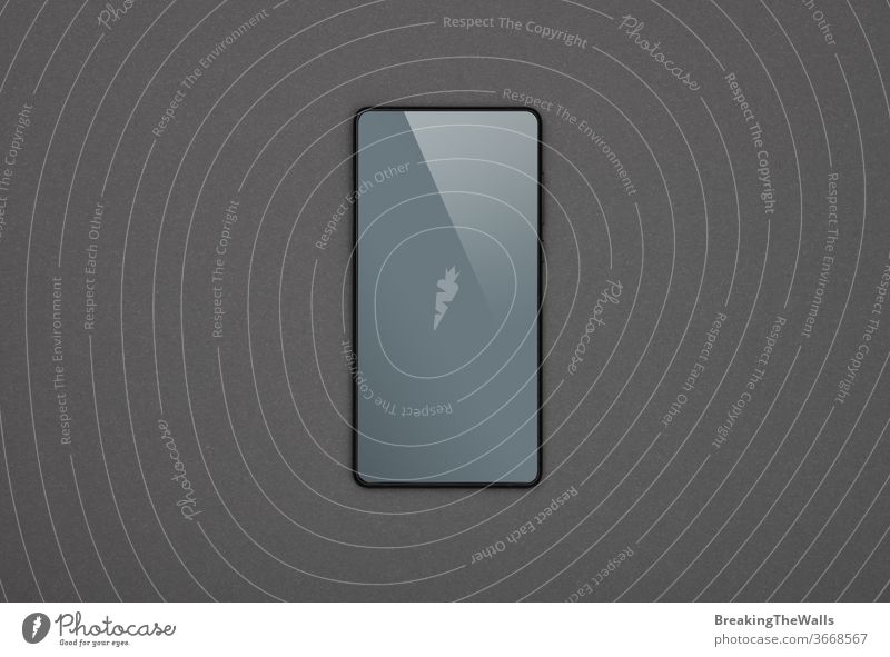 Schwarzes Smartphone mit leerem Bildschirm über grau eine schwarz Hintergrund blanko Nahaufnahme Funktelefon Telefon PDA Gerät Apparatur Mobile