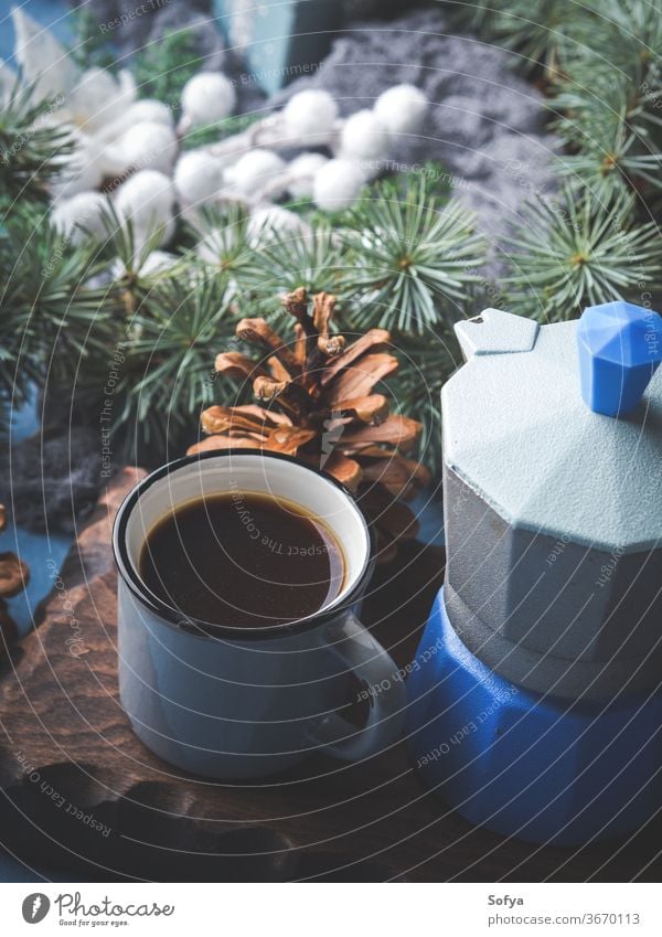 Kaffee im Weihnachtswinter Hintergrund Weihnachten Espresso trinken Winter machen heimwärts gemütlich neu Jahr Feiertag Tag Valentinsgruß Baum feiern