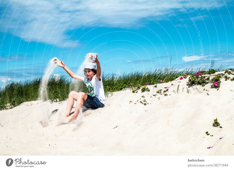 sandmännchen Ostsee Strand Himmel Meer Düne Darß Natur Fischland-Darß Ferien & Urlaub & Reisen Farbfoto Küste Landschaft Erholung Kindheit Spaß haben