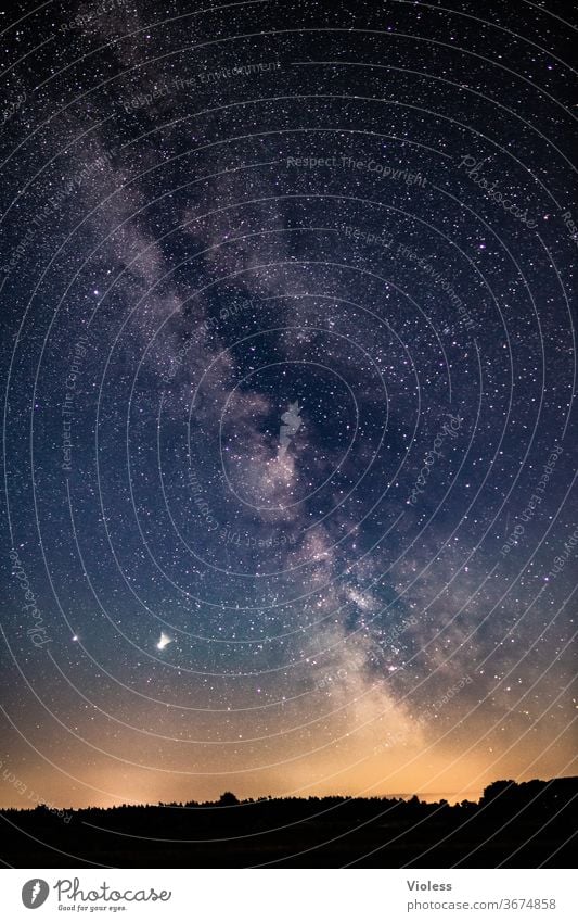 Wohin des Weges - Milchstraße Sterne All Astrofotografie Nacht Nachthimmel Außenaufnahme Weltall Sternenhimmel Astronomie Langzeitbelichtung Unendlichkeit
