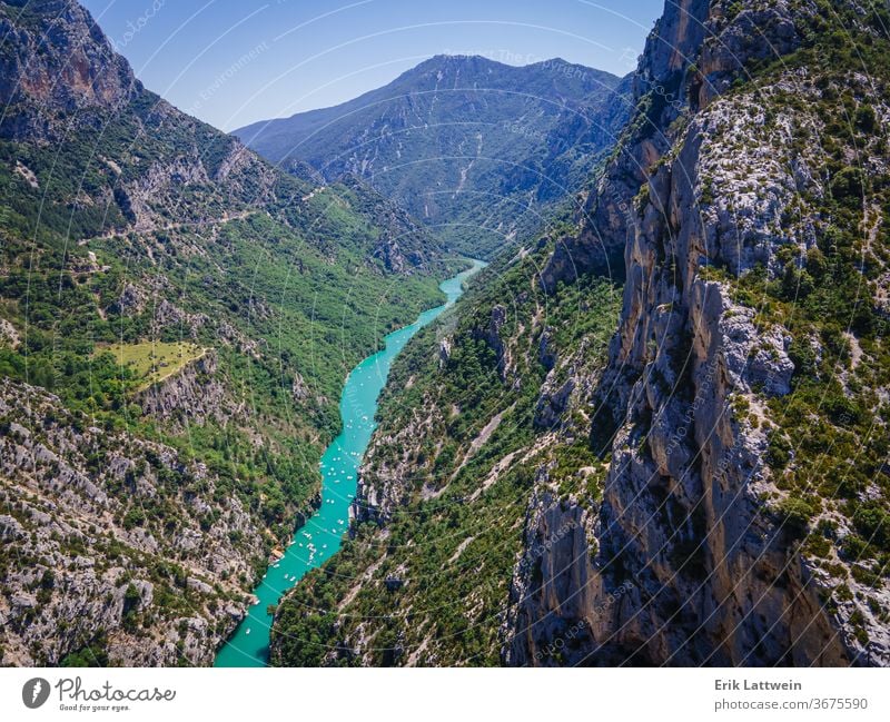 Erstaunliche Natur des Verdon-Canyons in Frankreich schön Europa im Freien Schlucht Wald grün Landschaft Provence Felsen Sommer Tourismus reisen verdon Ansicht